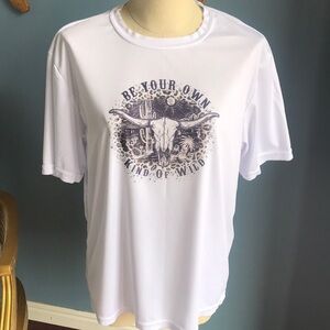 NWT white short sleeves distressed t-shirt, western cowgirl rodeo cow skull Sz M